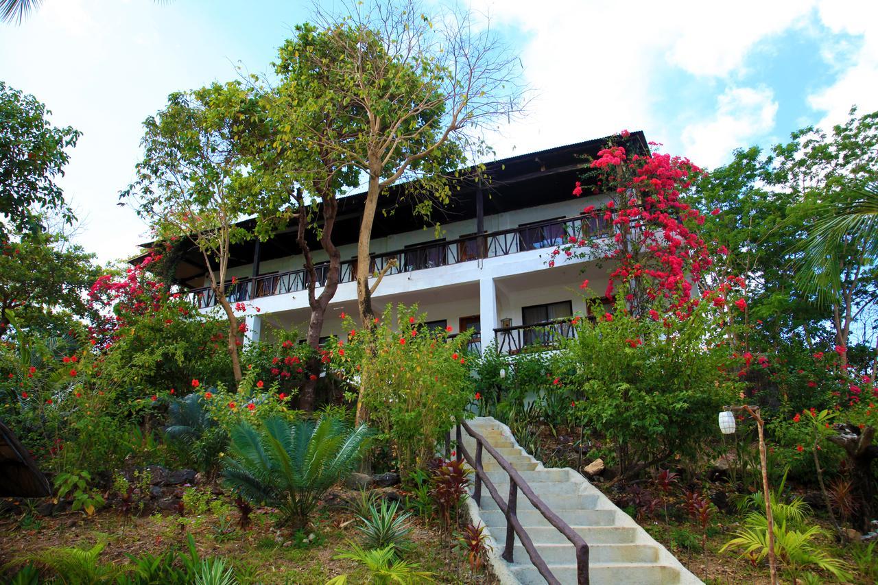 Discovery Island Resort Coron Exterior foto