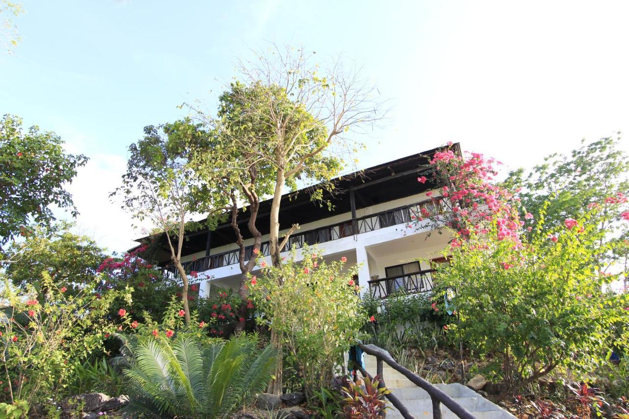 Discovery Island Resort Coron Exterior foto